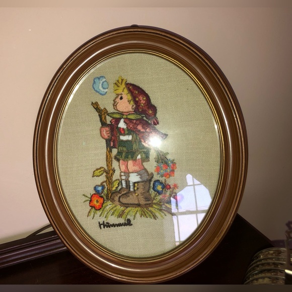 Vintage crewel Hummel boy - Picture 4 of 6